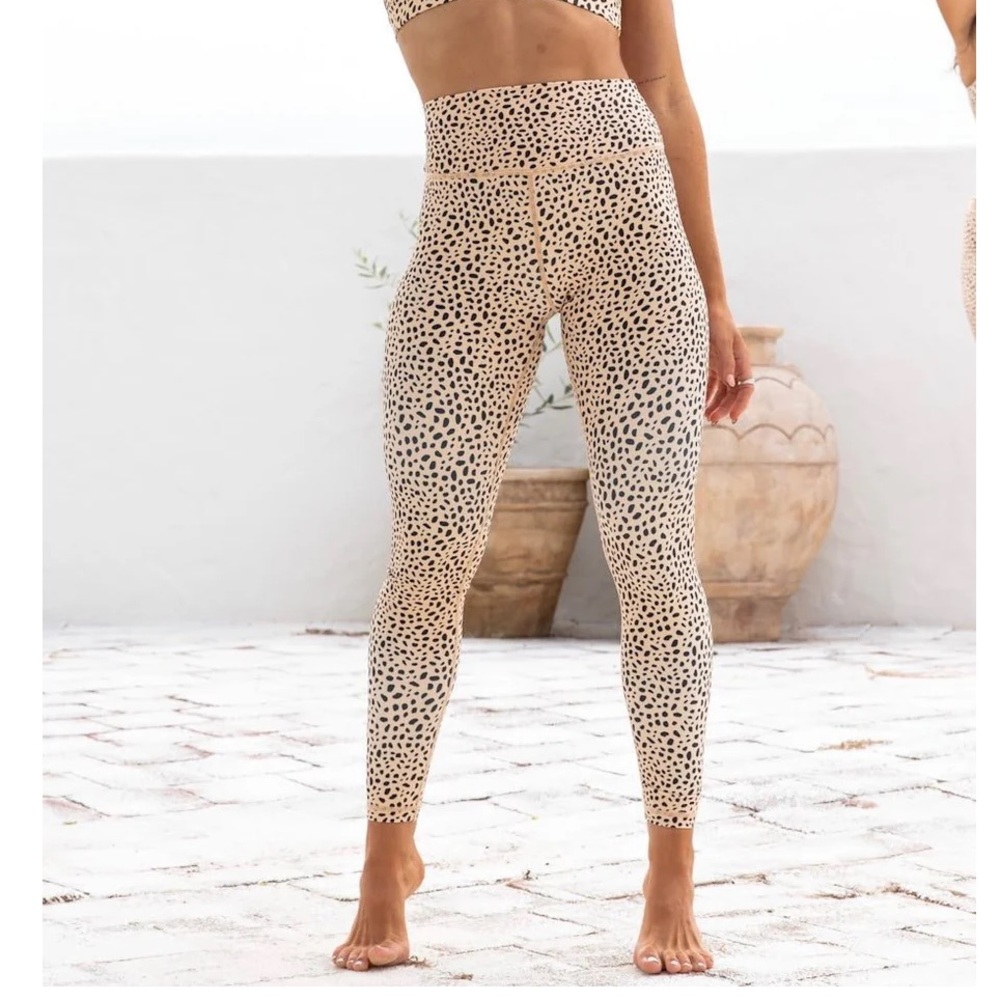 Kavala Collective Cheetah Print Leggings Size M